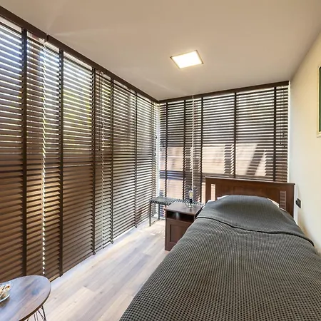 Center Apartment, Walk To & Sea Garden * Βάρνα