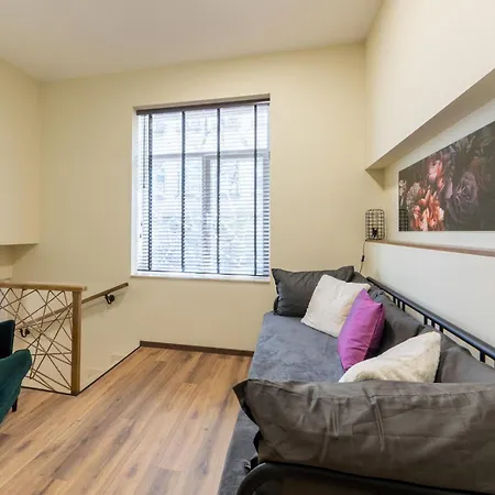 Center Apartment, Walk To & Sea Garden Διαμέρισμα *