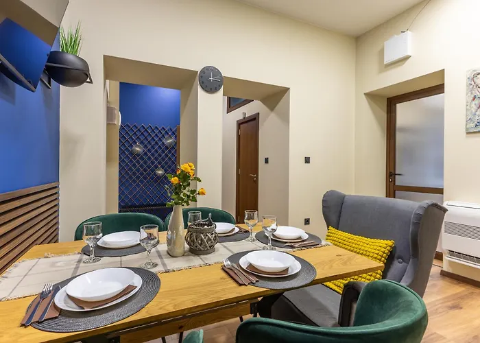 Center Apartment, Walk To & Sea Garden Διαμέρισμα *