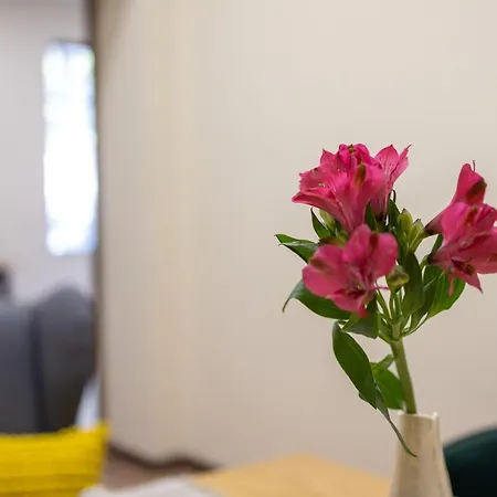 Center Apartment, Walk To & Sea Garden * Варна