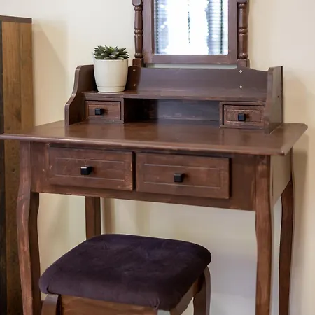 Center Apartment, Walk To & Sea Garden Апартамент