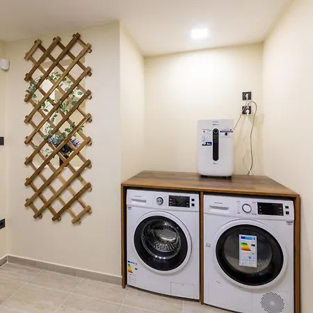 Апартамент Center Apartment, Walk To & Sea Garden *