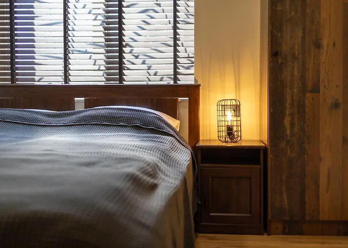 Center Apartment, Walk To & Sea Garden Daire