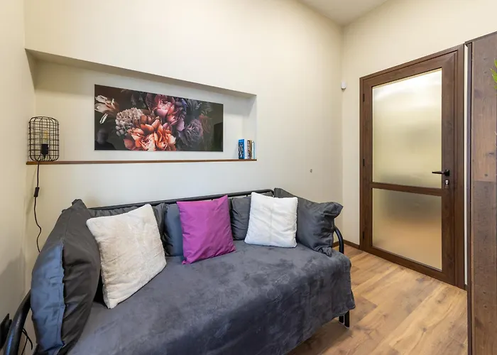 Center Apartment, Walk To & Sea Garden Varna