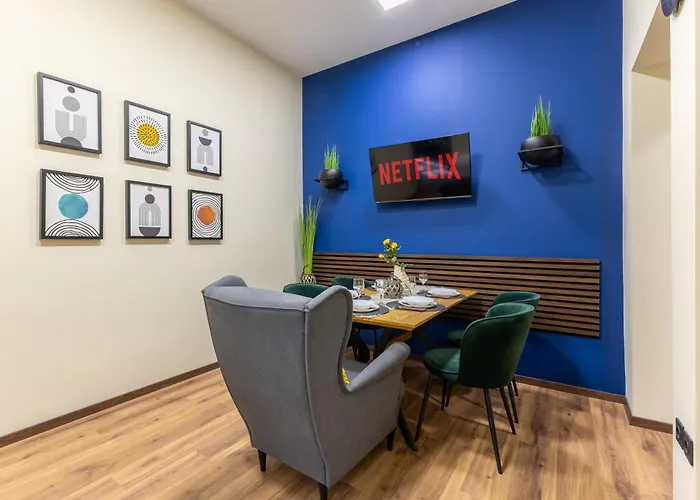 Center Apartment, Walk To & Sea Garden Daire Varna